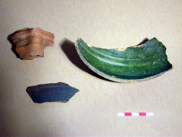 Abb. 12 Keramik aus der Verfüllung des Ofens, beginnendes 16. Jahrhundert. Abb. 12 Keramik aus der Verfüllung des Ofens, beginnendes 16. Jahrhundert.