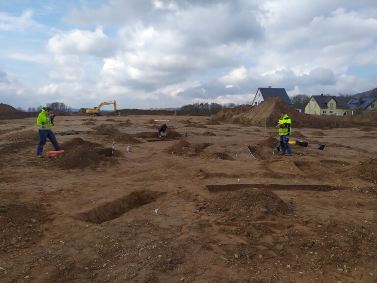 Ausgrabung Grabungsfirma AD Archäologische Dokumentation Scherbaum